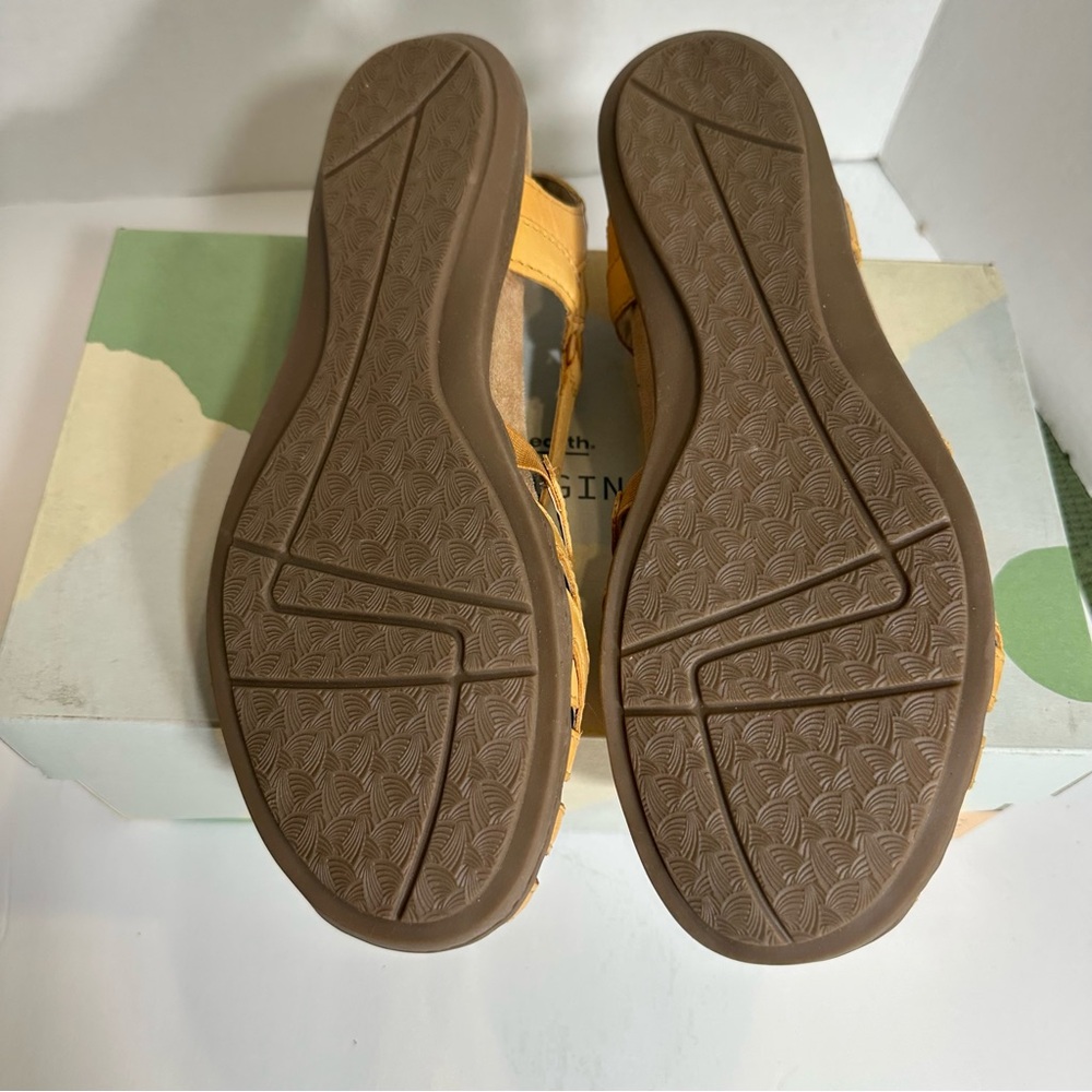 Earth Origins Women's Belle Brielle Amber Yellow Fisherman Sandals Size 8.5 - Picture 4 of 6